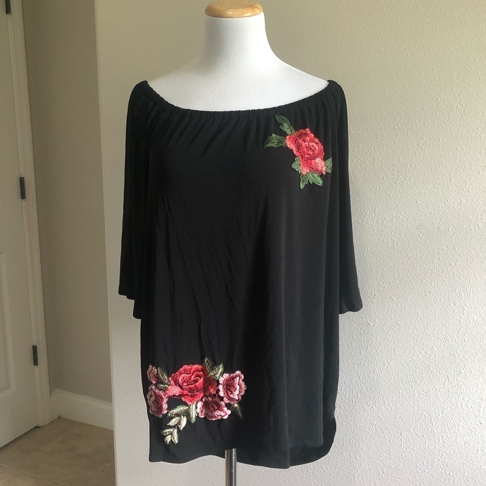 Black Cocomo blouse L 3/4 sleeve flower design​